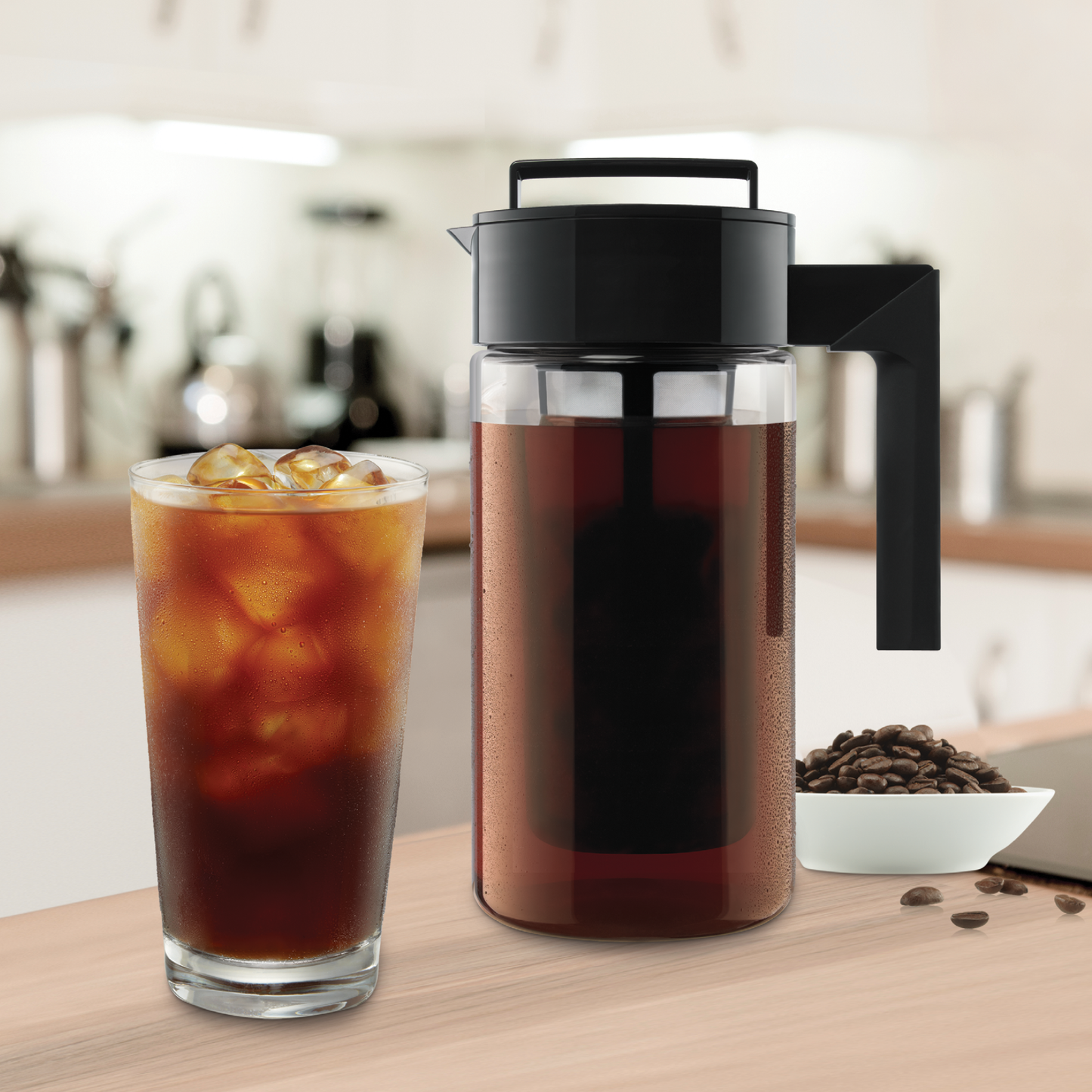 cold-brew-coffee-maker-z3 10310-ColdBrewCoffeeMaker-1qt-lifestyle2.png