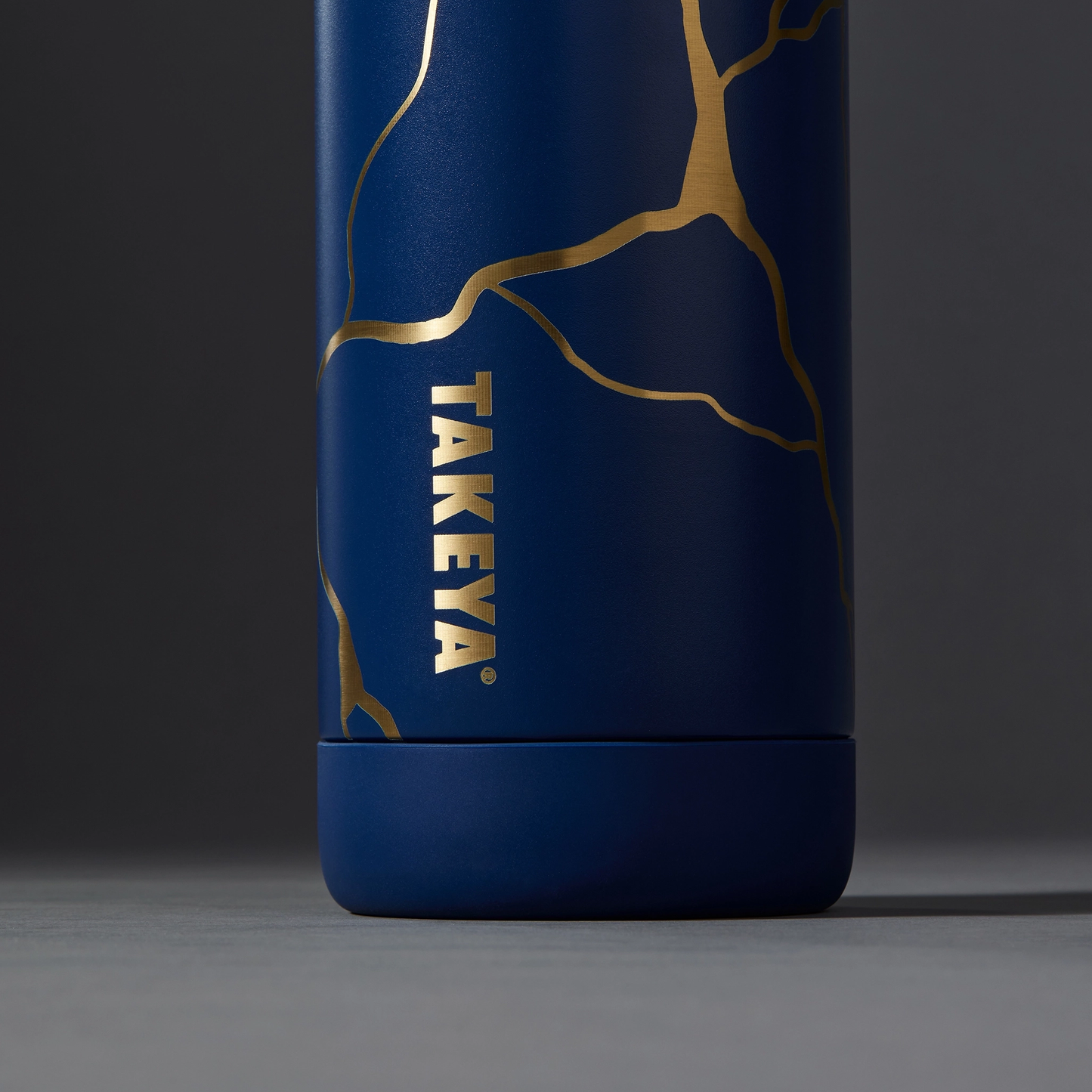 kintsugi-water-bottle-with-spout-lid-t5 51390-TK_HO25_Kintsugi_Takeya9241_Crop.png